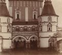 1911. Вход в Борисоглебский монастырь с запада. 