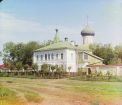 1910]. Вход в монастырь и дом игуменьи. 